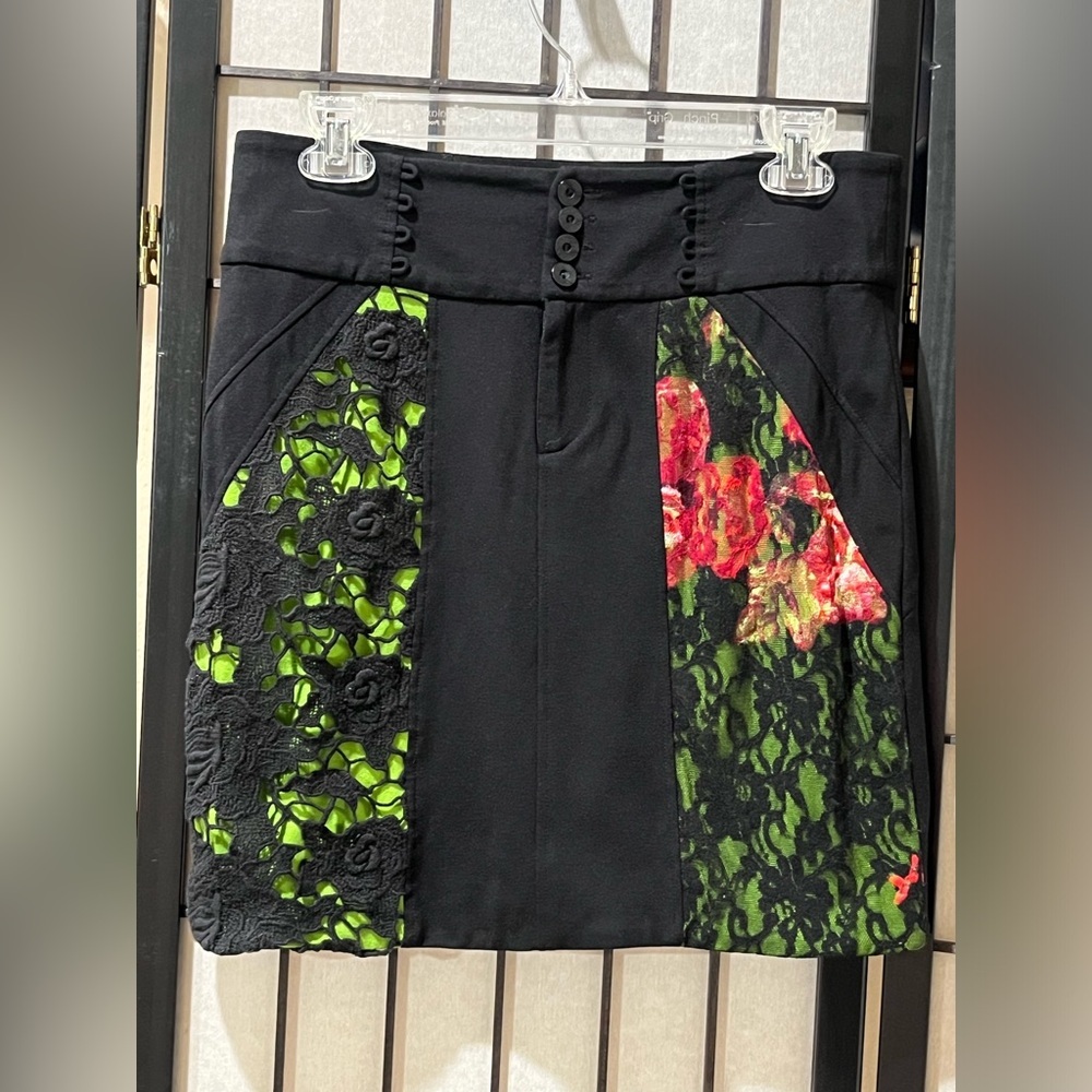W.S.F.M. BLACK MINI PATCHWORK SKIRT SIZE L